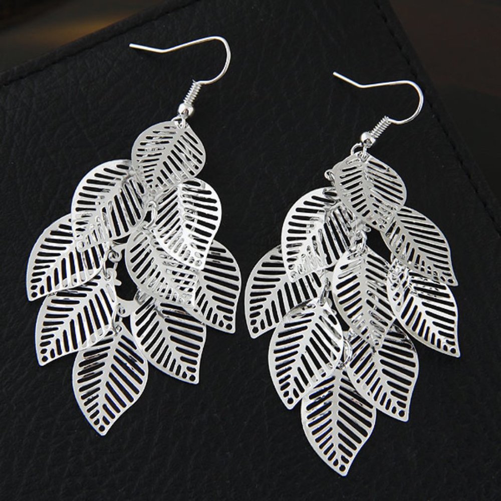 3/28💐 Maple Leaf Exaggerated Tassel drop earring